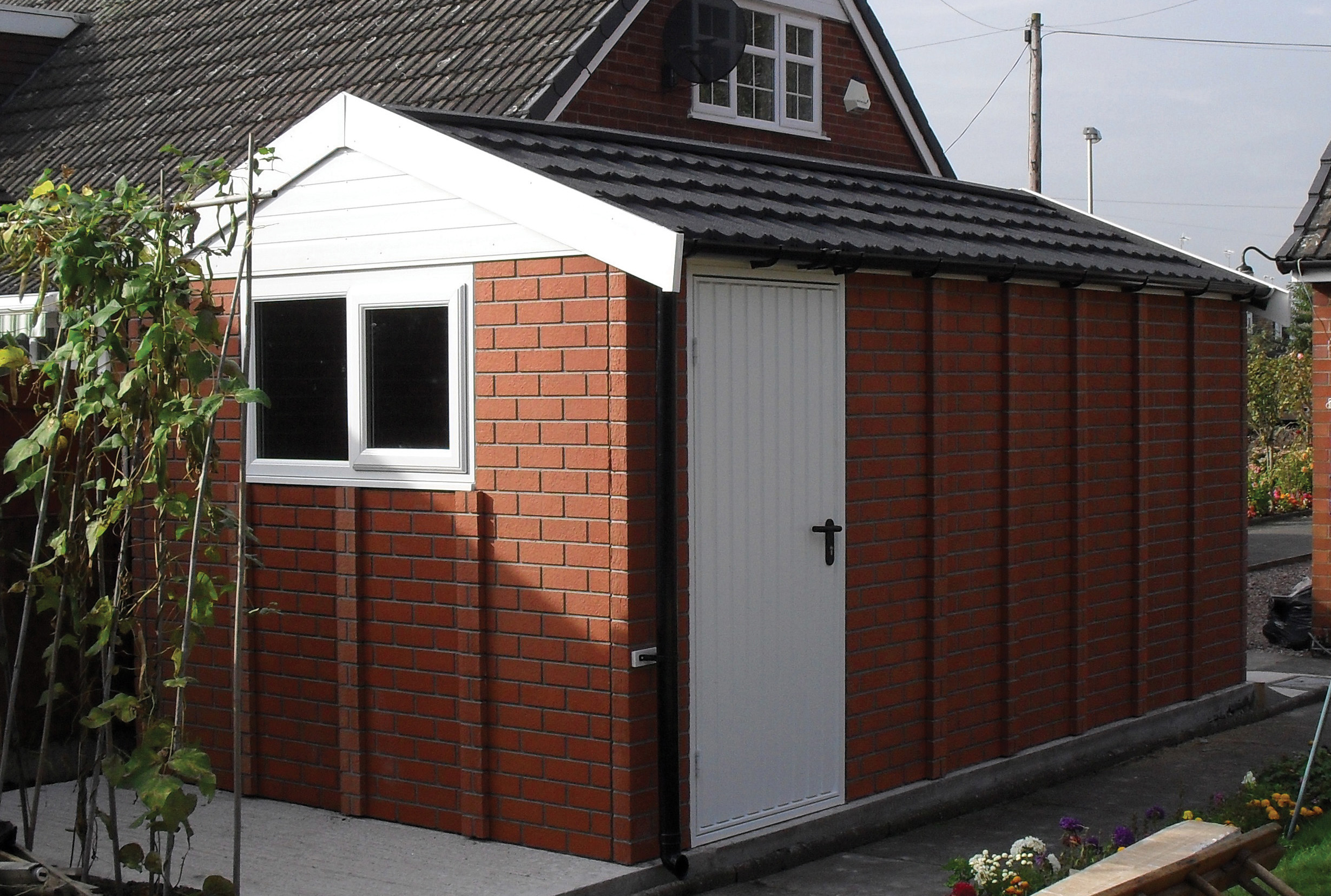 RED BRICK APEX GARAGE
