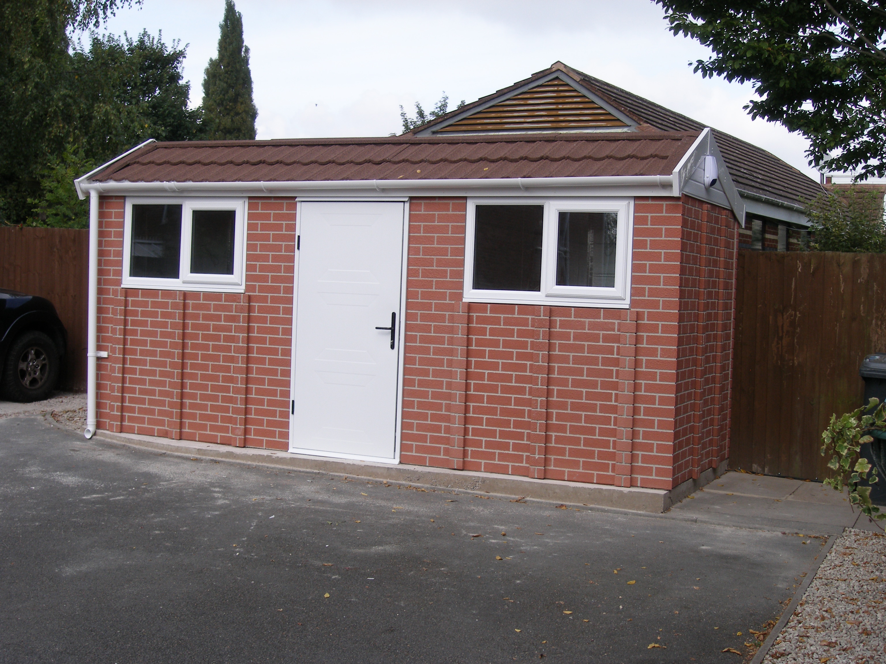 RED BRICK MANSARD WORKSHOP