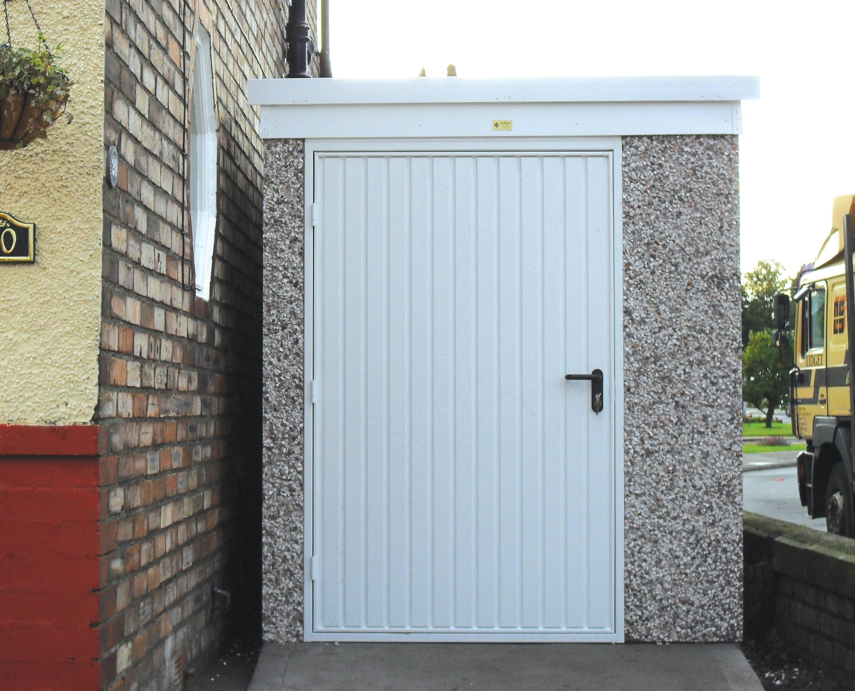SPAR FINISH PENT SHED